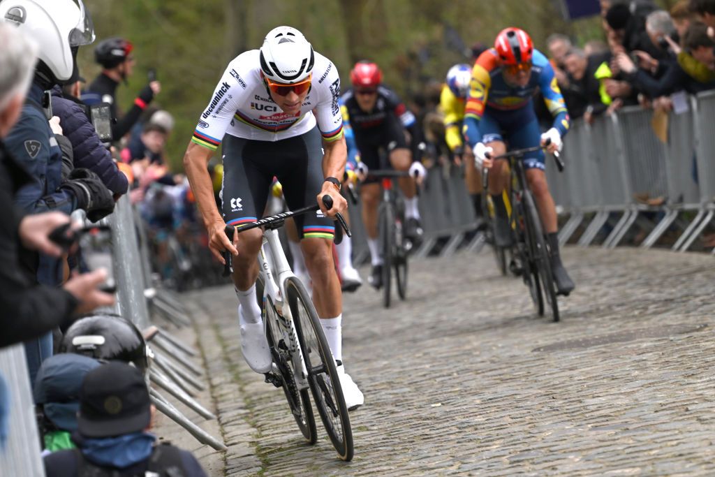 HARELBEKE, BELGIUM - MARCH 22 : during the 67th E3 Saxo classic Harelbeke UCI World Tour cycling race with start and finish in Harelbeke on March 22, 2024 in Harelbeke, Belgium, 22/03/2024 ( Motordriver Kenny Verfaillie &amp; Photo by Nico Vereecken / Photo News