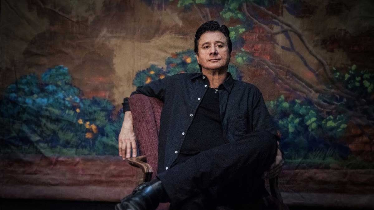 Steve Perry studio portrait