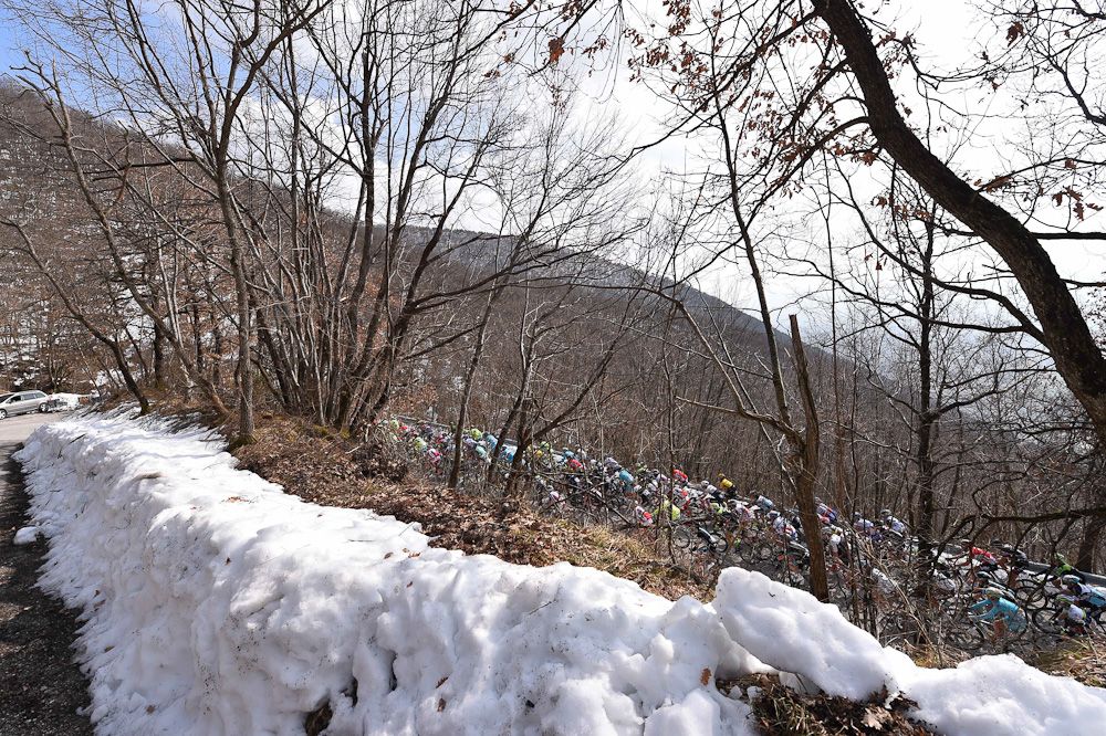 Snow along the route of Paris-Nice stage 6.