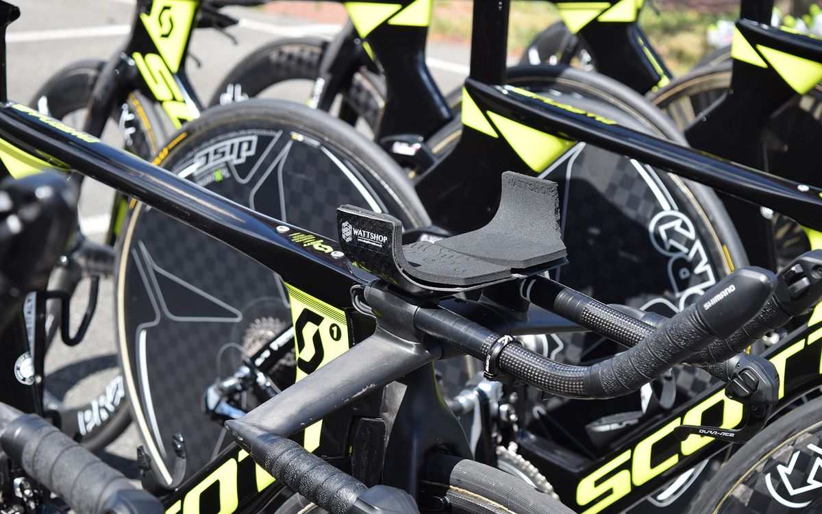 The forearm supports on Yates' bike are from WattShop