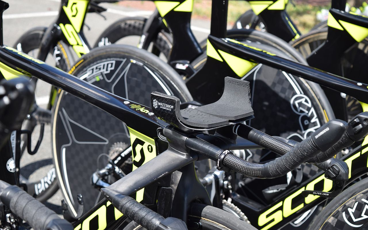 The forearm supports on Yates' bike are from WattShop