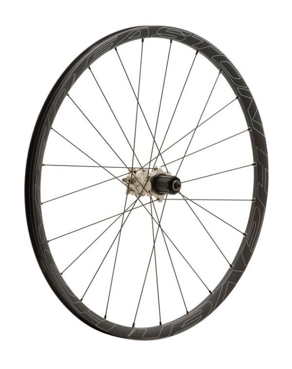The rear Haven Carbon hub can be swapped between 135mm quick-release and thru-axle fitments plus the new 142x12mm standard.