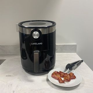 Image of Lakeland air fryer with plate of bacon