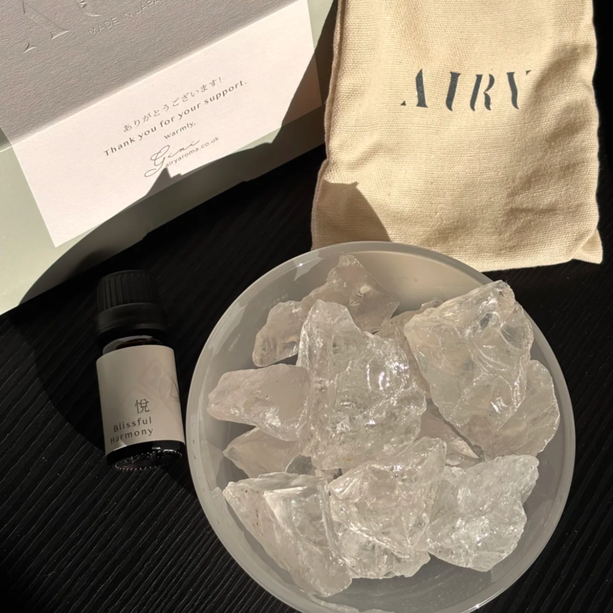 Close-up of Airy crystal diffuser.