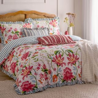 Wylder Nature Claudia Floral Ruffle Duvet Cover Set