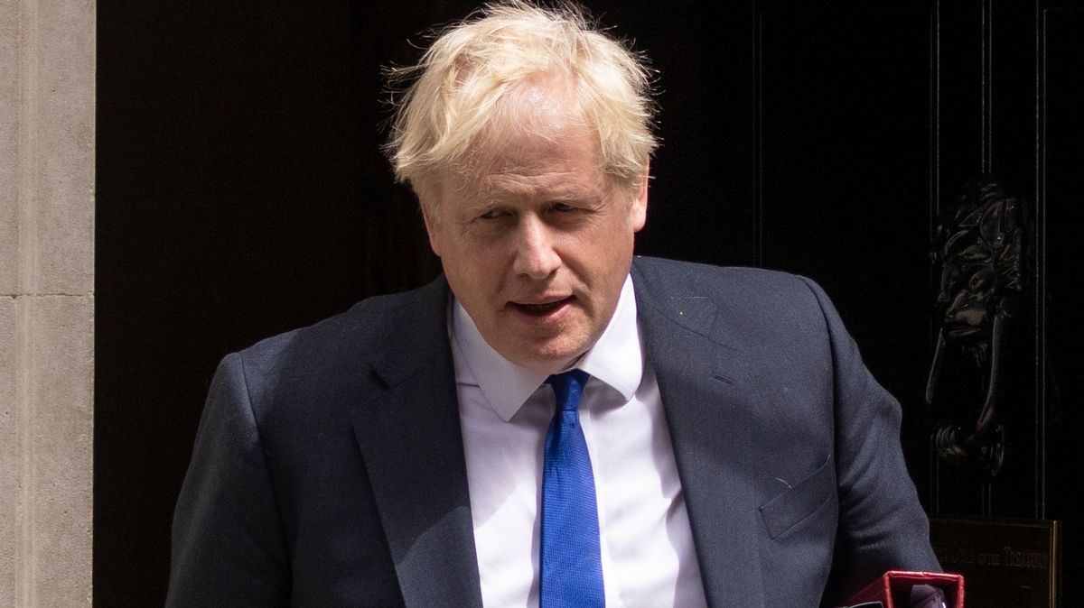 Why do MPs stand up in Parliament during PMQs? GoodTo