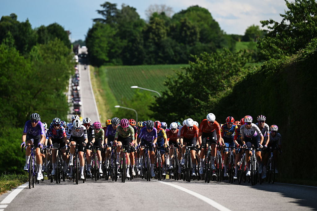 Giro d'Italia Women stage 3 LIVE: The breakaway is caught as the race enters the hilly final 25km 