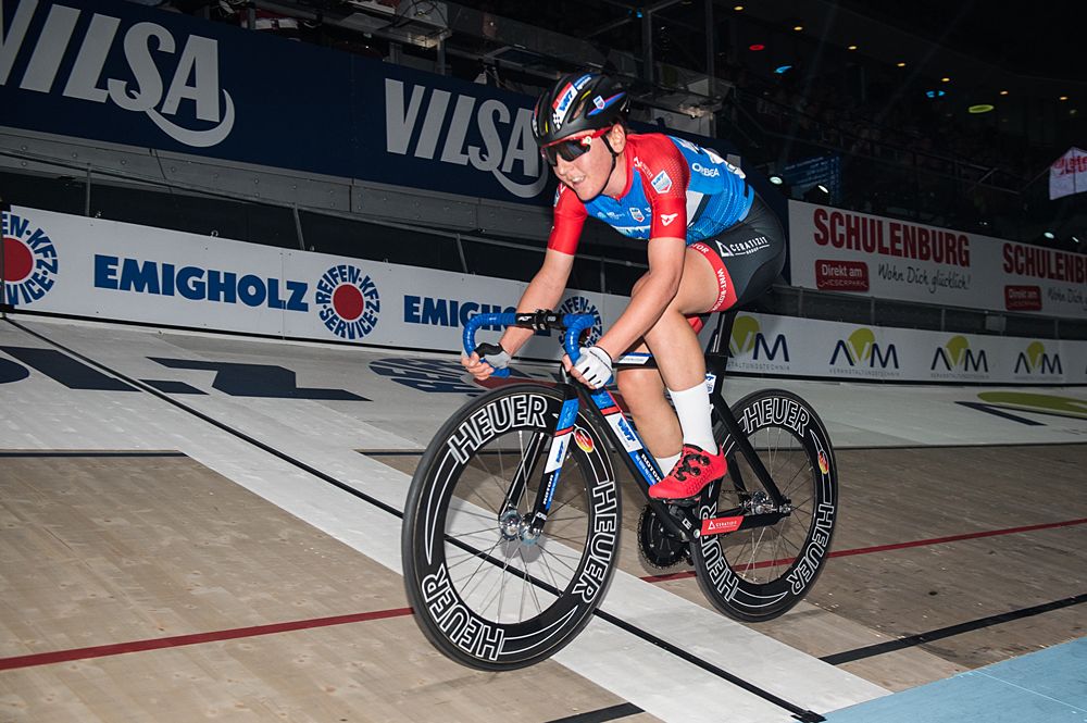 Lisa Brennauer (WNT-Rotor) racing Bremen Six Day