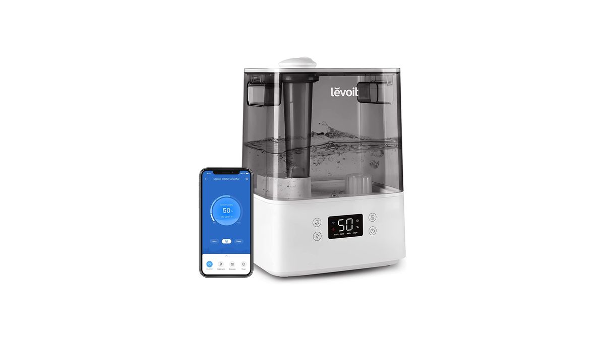 Image shows the Levoit Classic 300S humidifier and the mobile app against a white background.