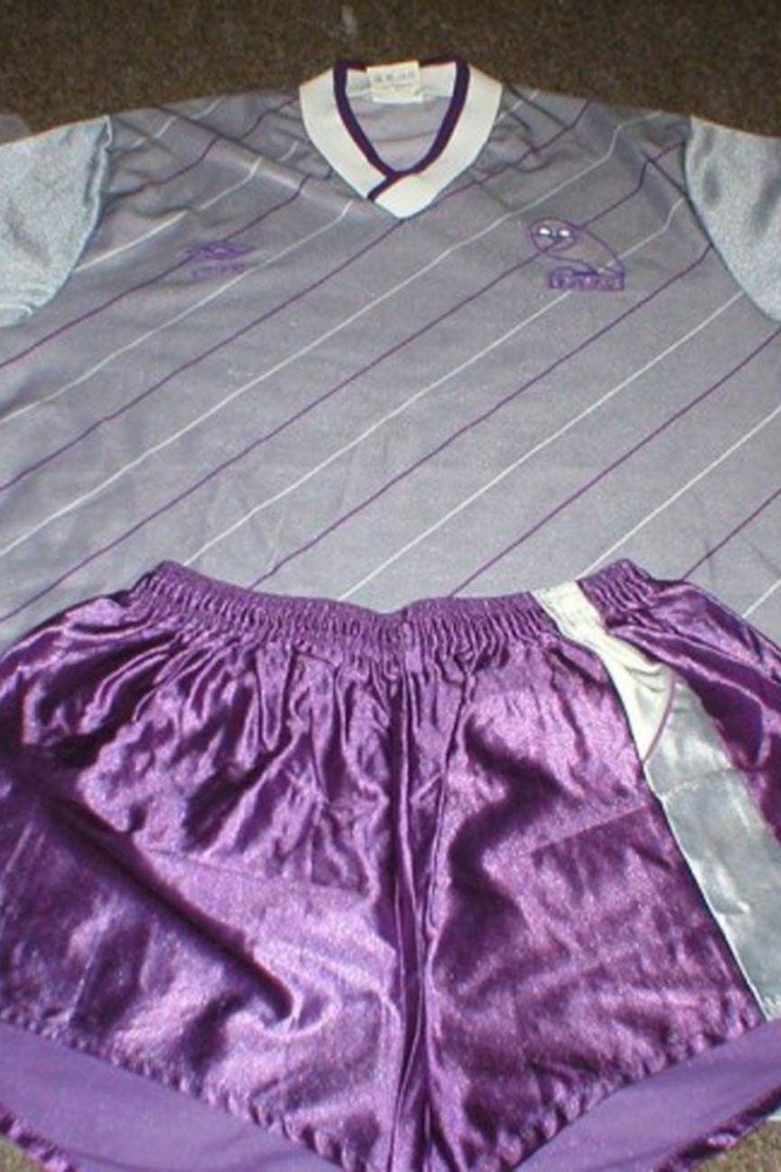 50-worst-football-kits-ever-46-1556697316-pxi7-column-width-inline