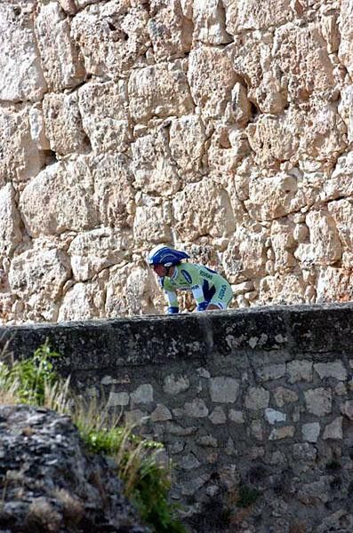 Against Cuenca's great city walls