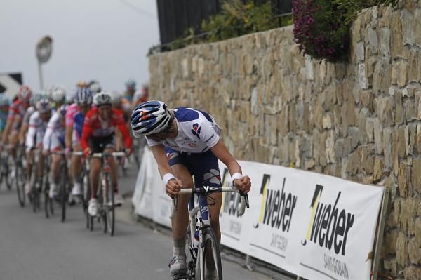 Yohann Offredo (Francaise des Jeux) throws in an attack at the end of the race.
