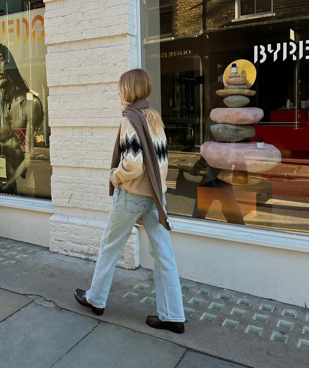 Woman in London wearing outfit idea for 2026.