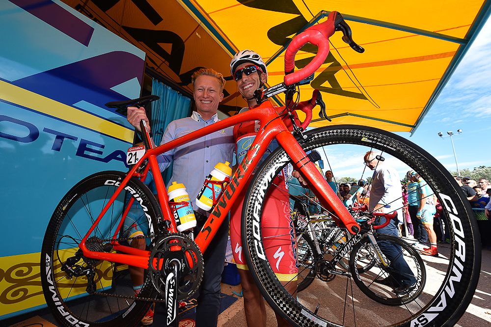 Fabio Aru and Alexander Vinokourov.