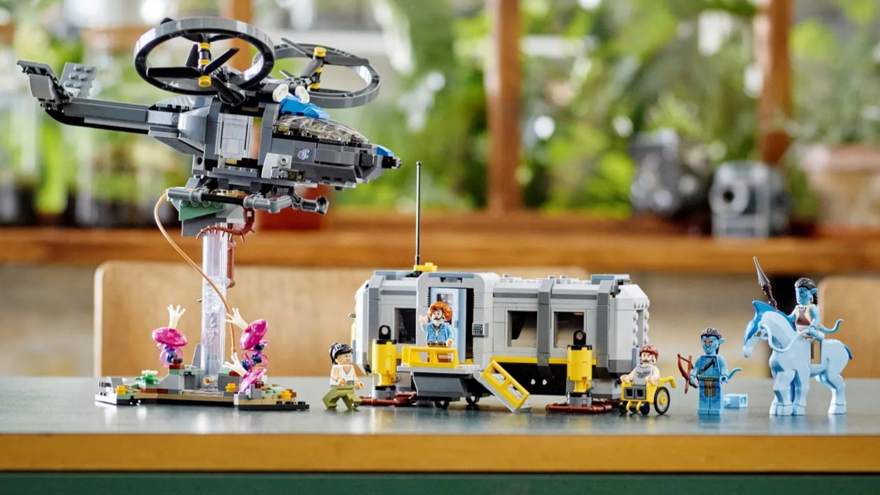 LEGO Floating Mountains: Site 26 &amp; RDA Samson promo shot