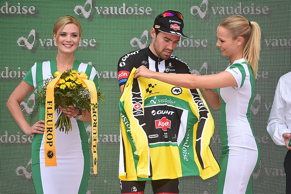 Tom Dumoulin (Giant-Alpecin) puts on another yellow jersey