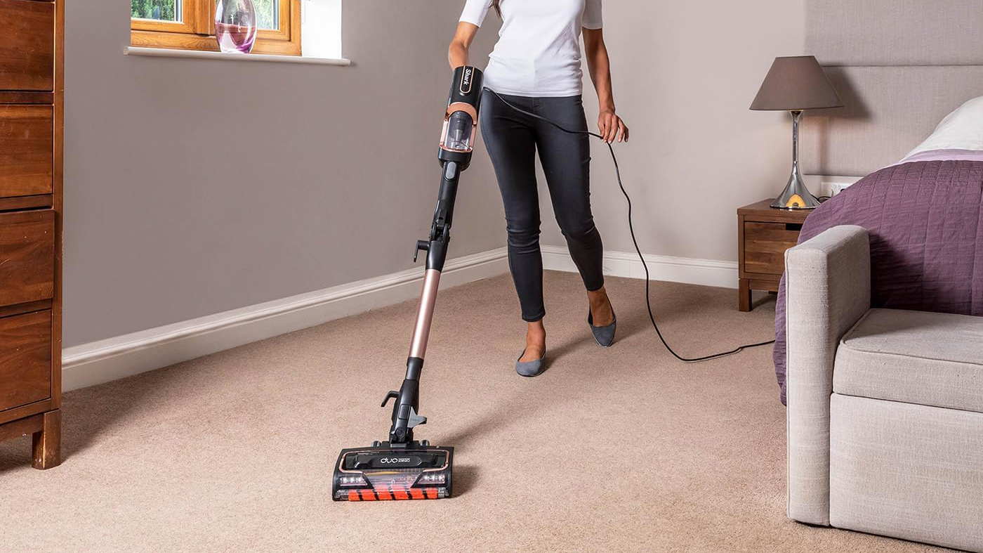 Shark Anti Hair Wrap Corded Stick Pet Vacuum HZ500UKT