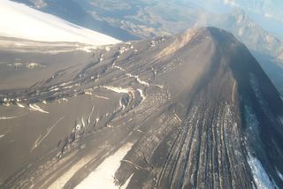 Gas emissions from the summit of Villarrica volcano on March 3, 2015.