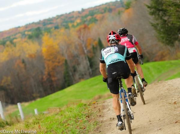 Joshua Thornton (ZMotion Racing Team) heading down the descent