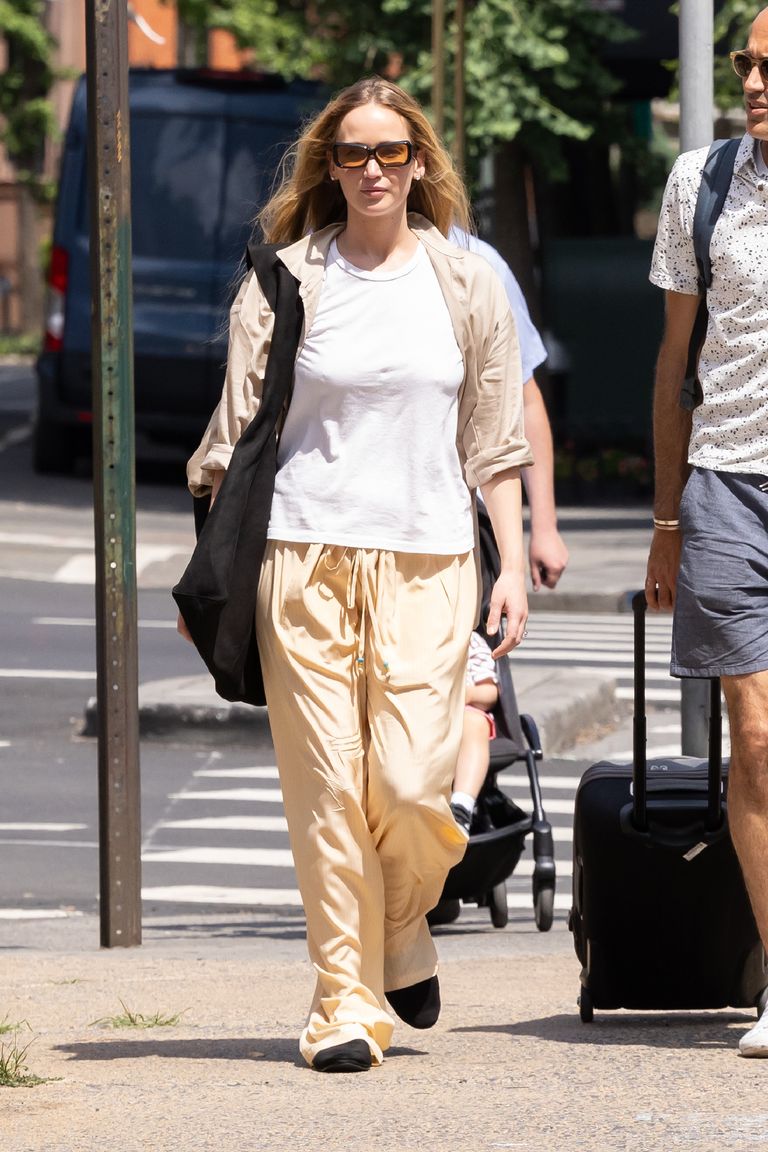 Jennifer Lawrence's Drawstring Trousers Have Just Inspired My Heatwave ...