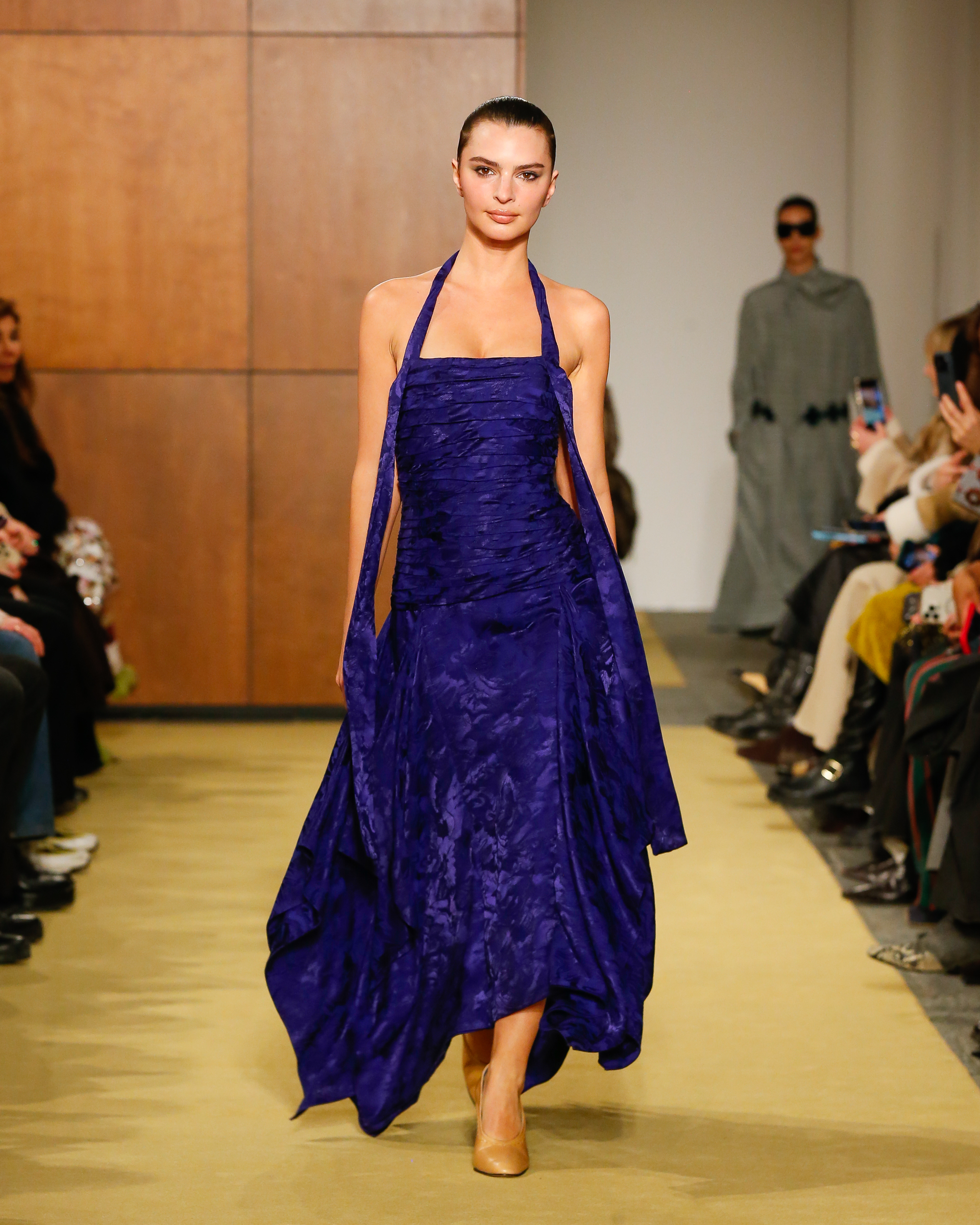 Tory Burch F/W 26 runway model.