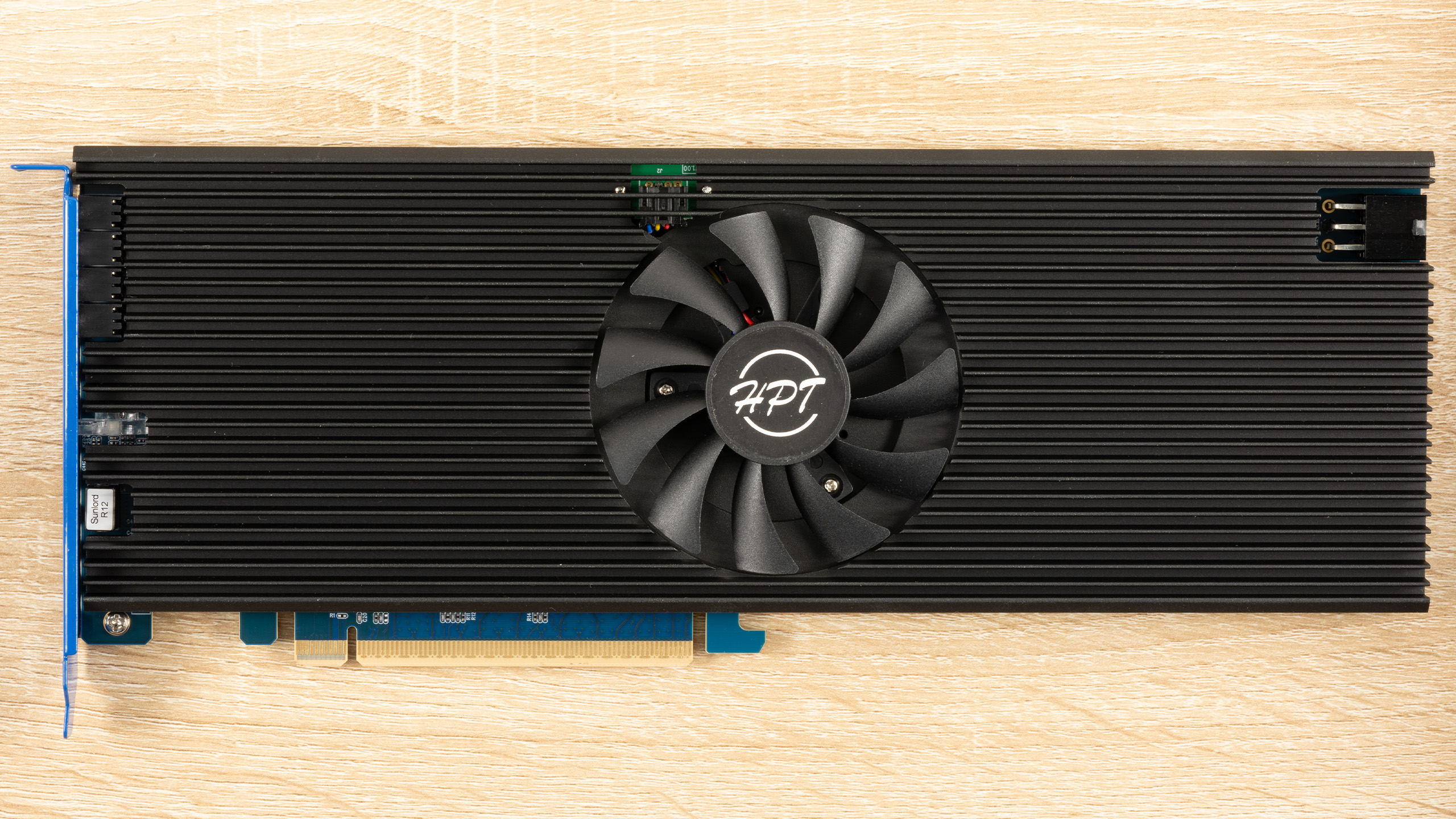 HighPoint RocketAIC 7608AW