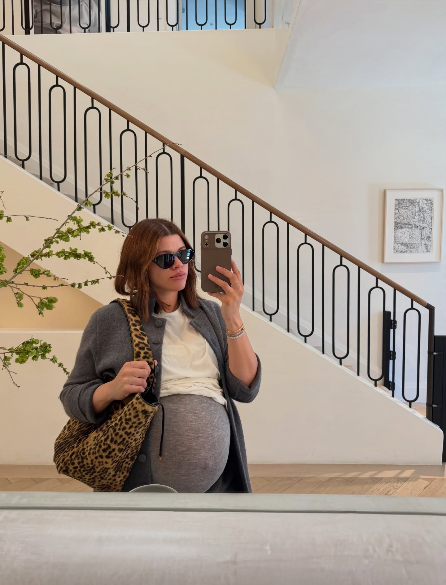 Mirror selfie of Sofia Richie Grainge