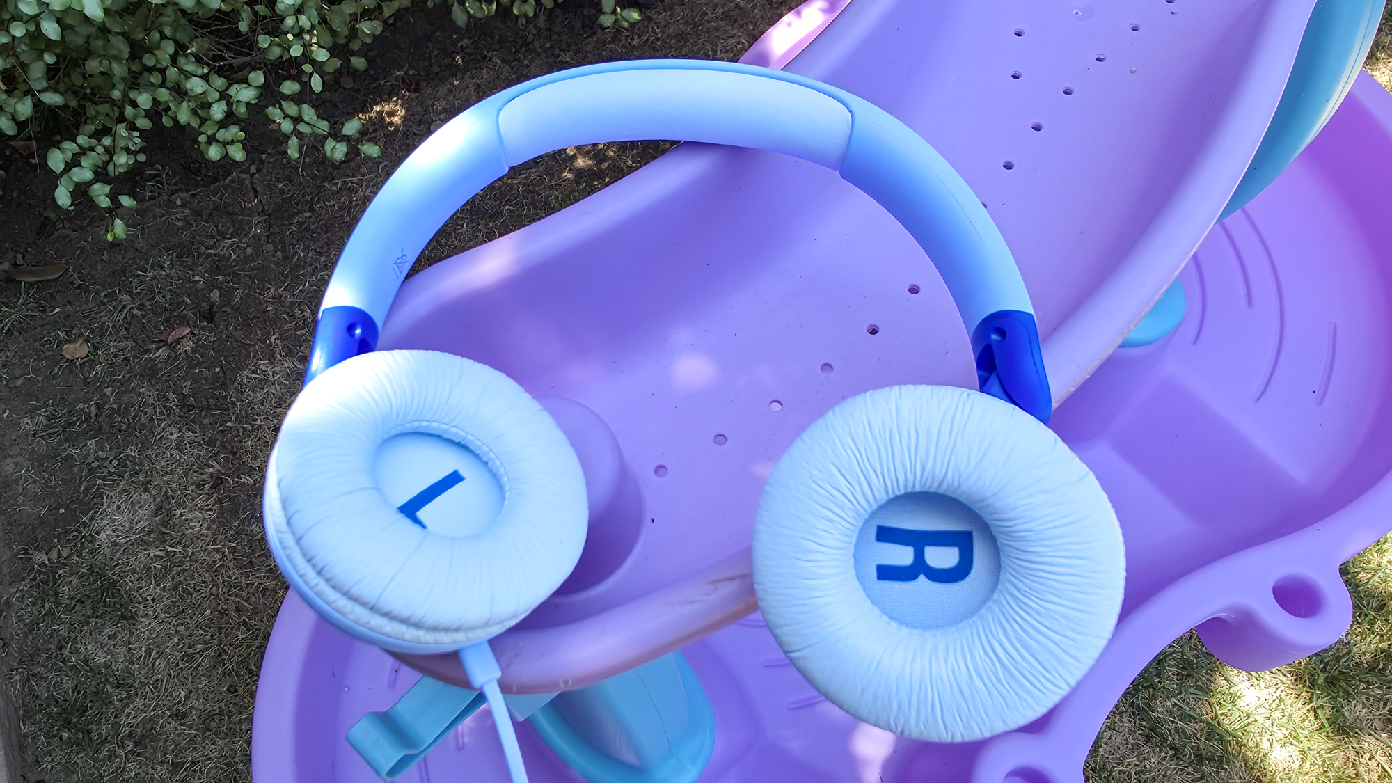 JBL Junior 320 kid headphones