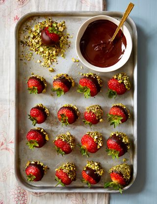 copper coin baking tray hack strawberry