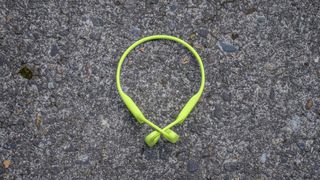 best headphones for cycling - suunto sonic