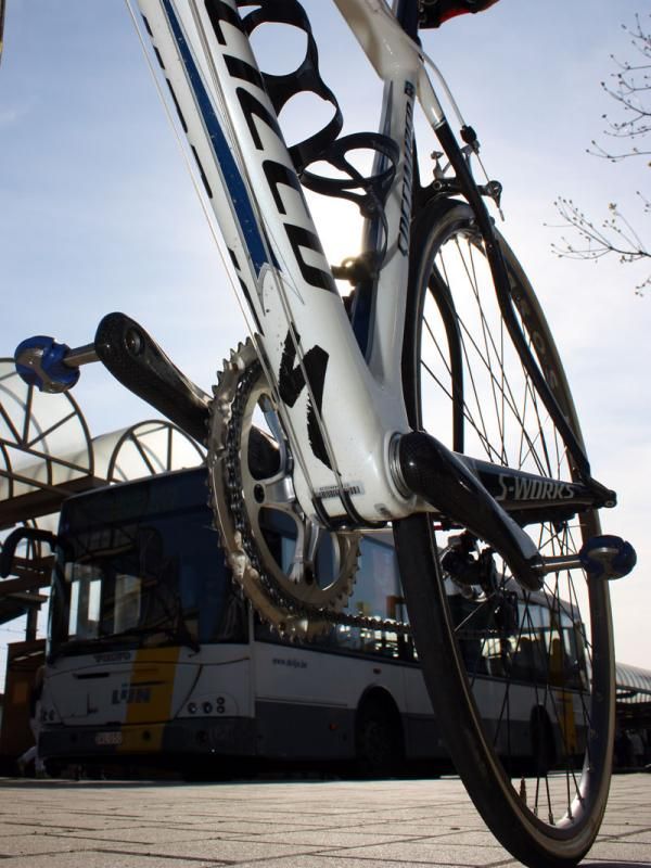 Derailleur cables are exposed but are still sealed from the elements thanks to a protective sheath.