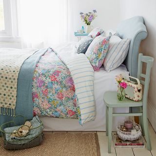 bedroom with country-garden bedsheet