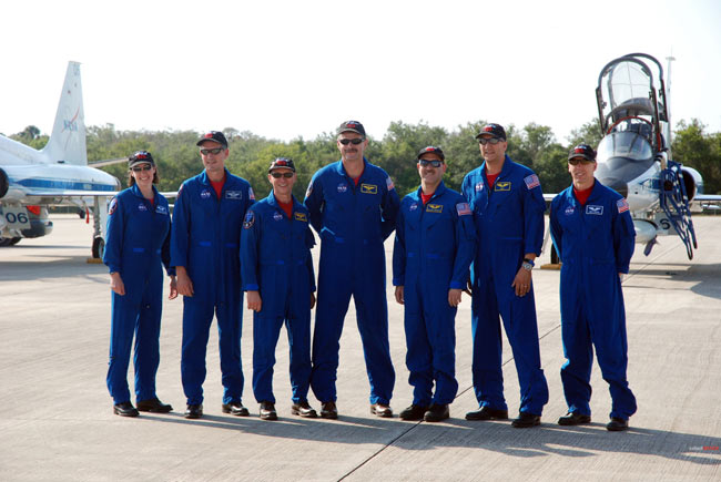 Astronauts Arrive at Spaceport for Hubble Mission