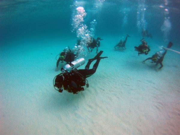 BMC-Hincapie Sportswear Development Team riders scuba dive in the Bahamas