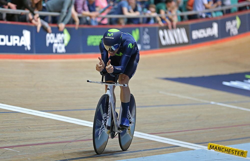 Alex Dowsett (Movistar) is on his way to setting the new Hour Record
