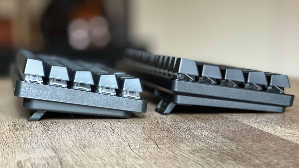 SteelSeries Apex Pro Mini vs Razer Huntsman Mini Analog which should