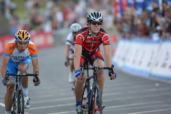 Tom Scully (John Trevorrow Cycles / Chifley Hotel) wins race 3 ahead of Jack Bobridge (SASI Team O'Grady) and Johnnie Walker (Team Degani Cycling Cafe)