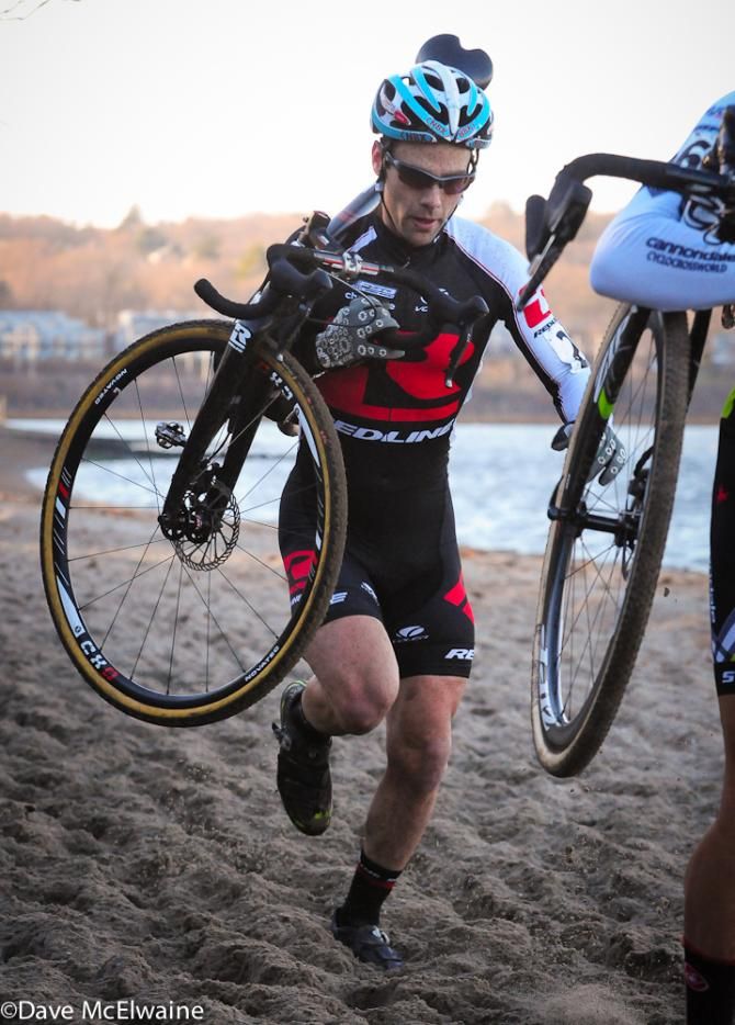 Justin Lindine (Redline-NBX) following Curtis White down the beach