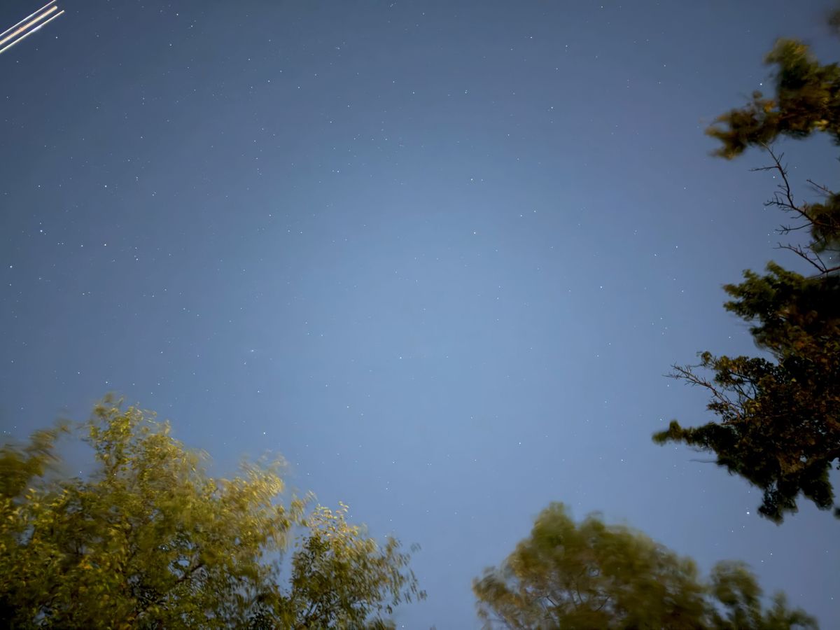Apple iPhone 17 Pro astrophotography Andromeda Galaxy.