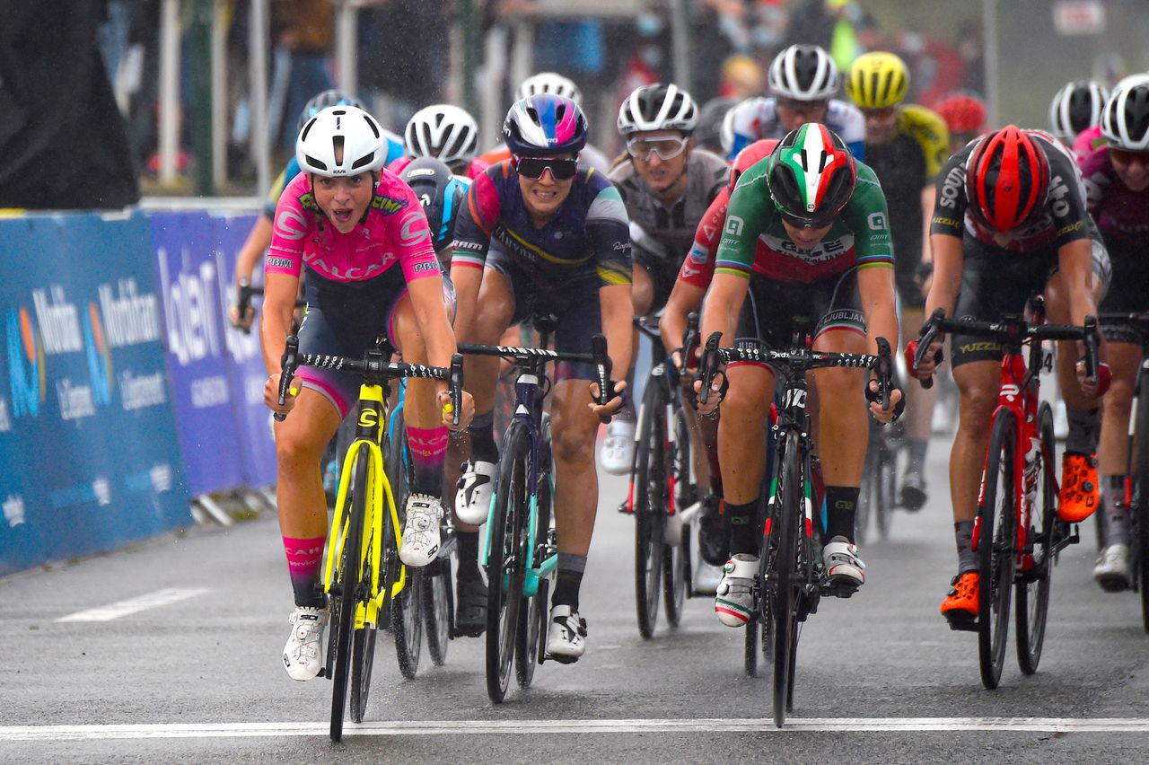 Ciara Consonni (Valcar) sprints for third place at GP de Plouay