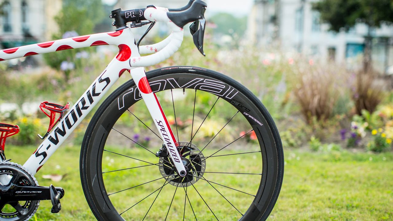 The inside of the fork legs have also been decorated red while the outside remained white
