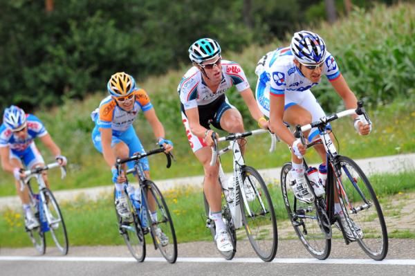 Yauheni Hutarovich (Francaise des Jeux) leads the break.