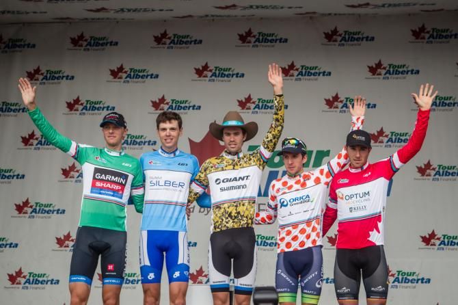 The leaders jerseys after stage 3