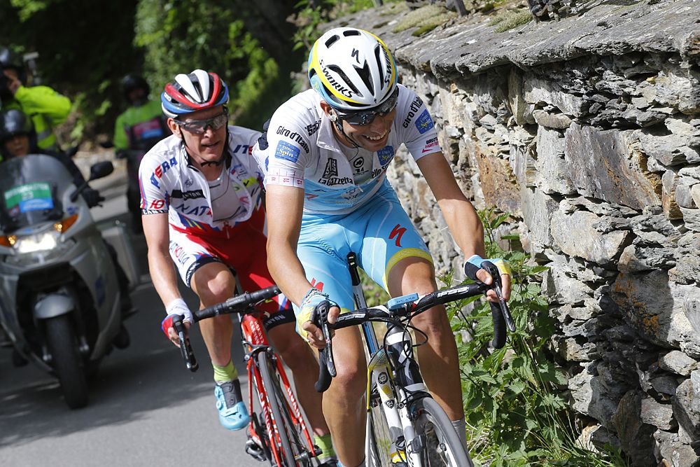 Fabio Aru (Astana) chases with Yury Trofimov (Katusha)