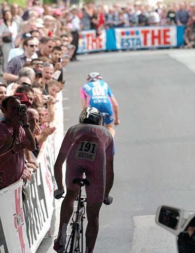 Ivan Basso (CSC) bears down on Cunego