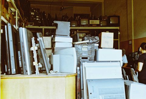 Why retro gamers and nostalgic movie lovers want old, bulky, back