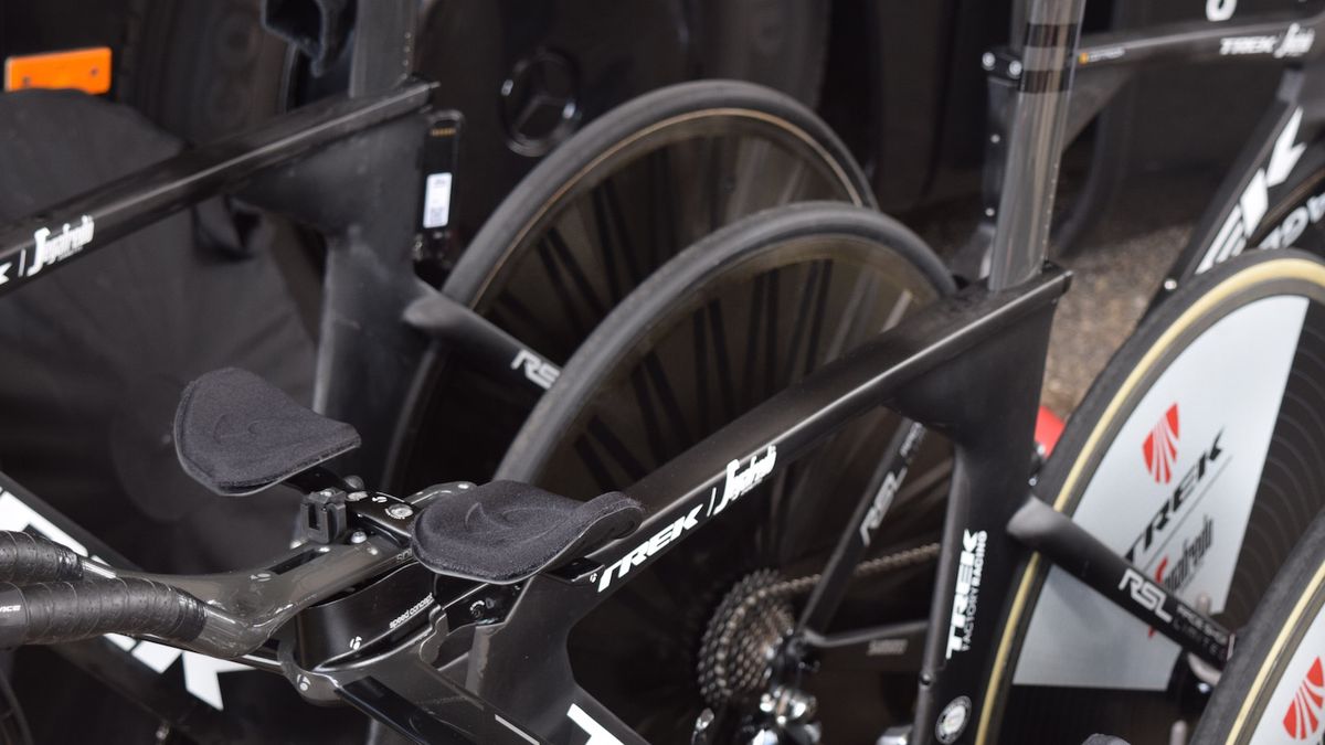 Both of Alberto Contador's bikes were equipped with Lightweight Autobahn rear wheels