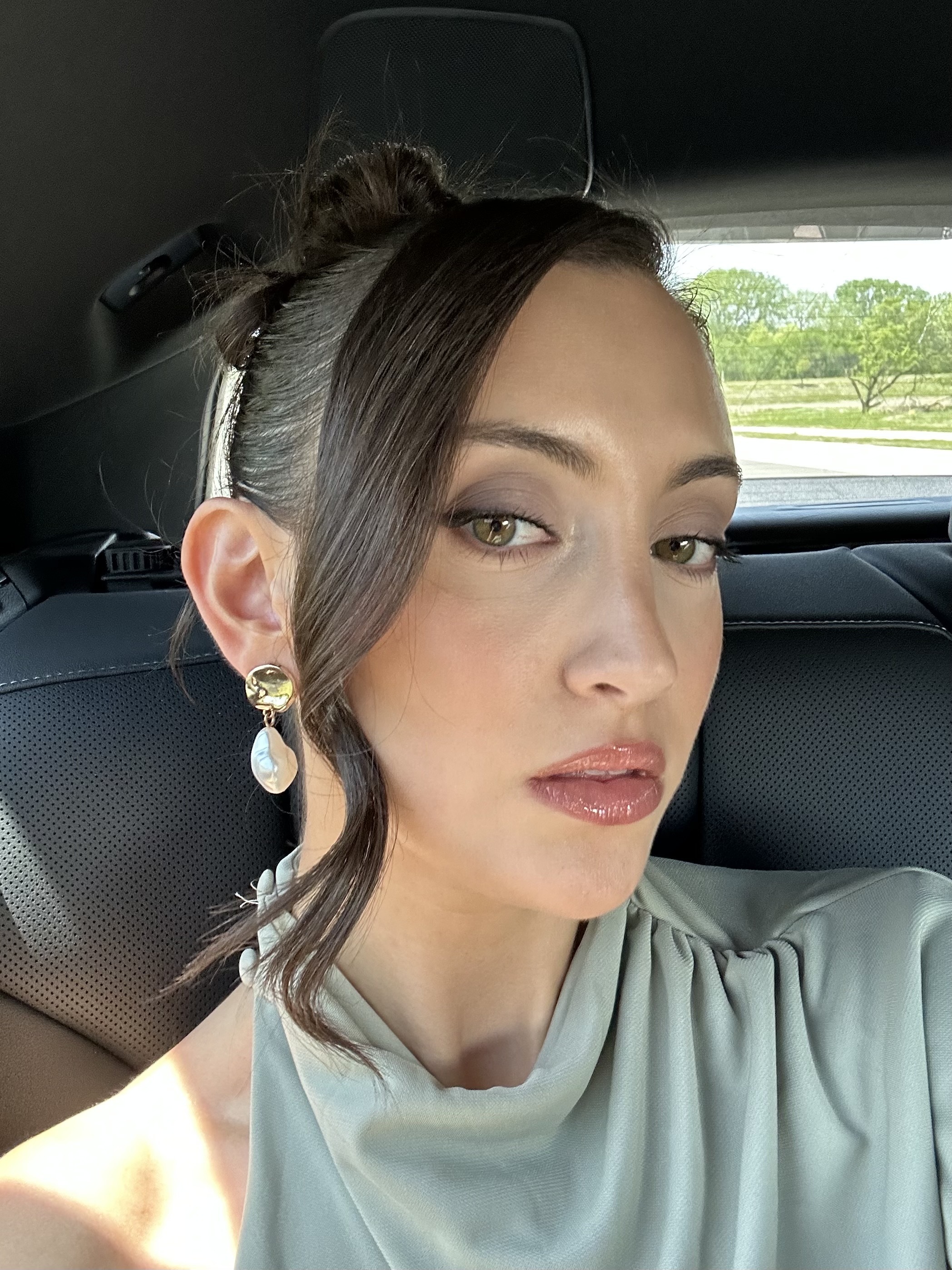 Associate beauty editor Alyssa Brascia wears the Violette_FR Bisou Blush in Louise.