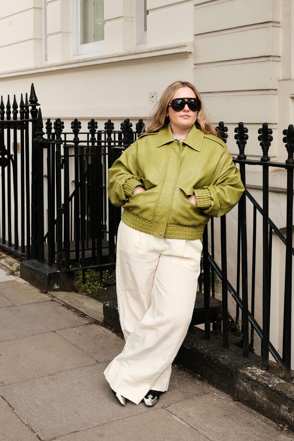 amelia yeomans wearing rise&fall linen trousers