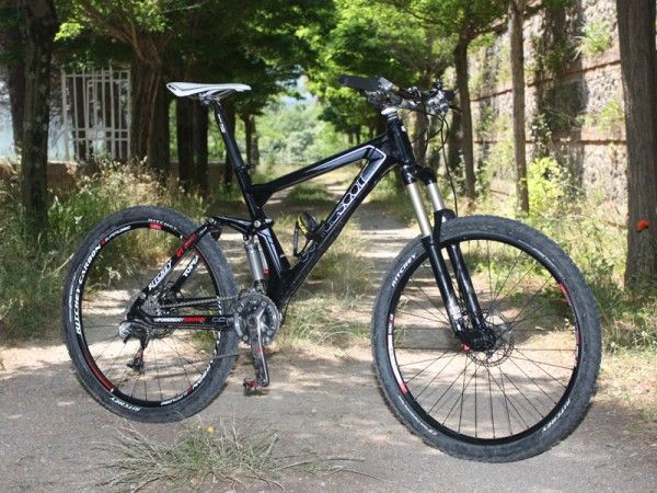 Thomas Frischknecht spent most of his racing career on hardtails, short-travel cross-country bikes and 'cross rigs but now this longer-travel Scott Genius lets him have a little more fun.